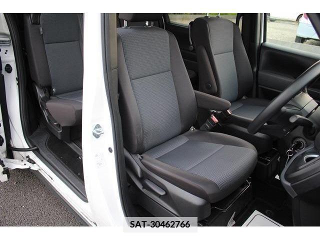 Toyota NOAH 2023-04 351919-14