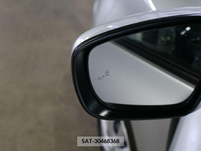 Suzuki SWIFT 2022-11 369058-29