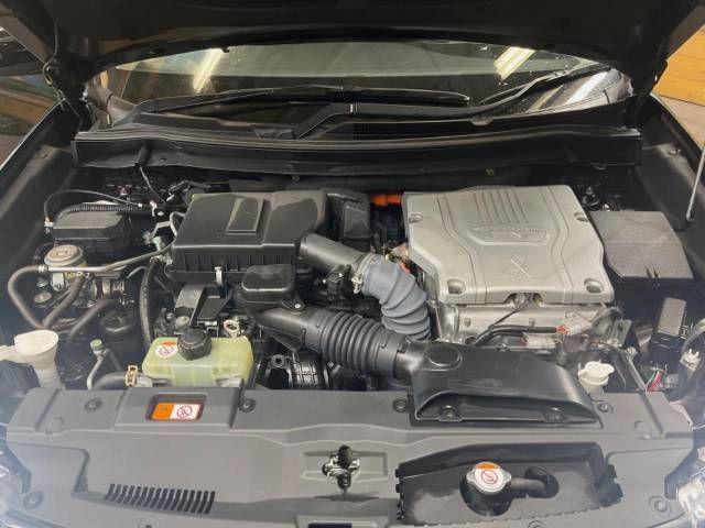 Mitsubishi OUTLANDER PHEV 2018-06 186628-19