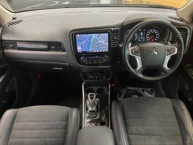 Mitsubishi OUTLANDER PHEV 2018-06 186628-1