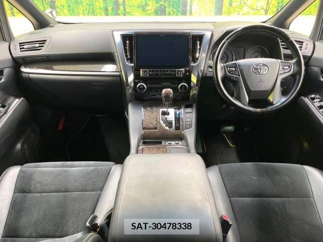 Toyota VELLFIRE 2017-07 369681-1