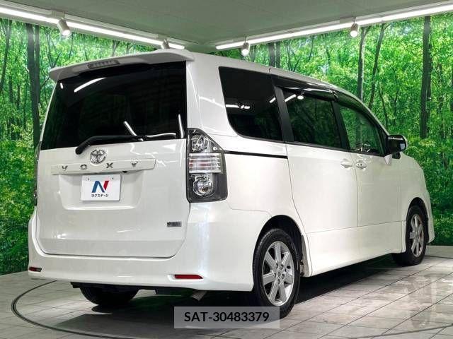 Toyota VOXY 2010-02 386765-6
