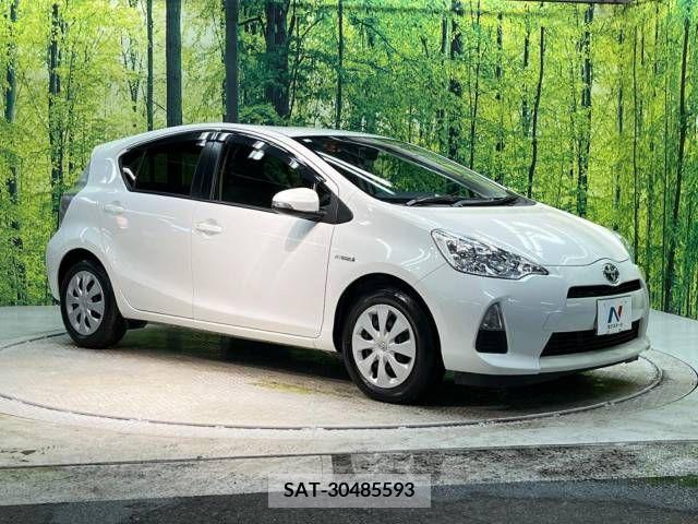 Toyota AQUA 2014-06 351218-16
