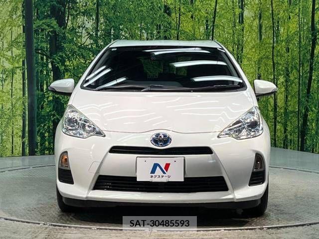 Toyota AQUA 2014-06 351218-14