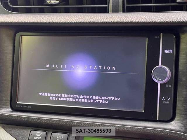 Toyota AQUA 2014-06 351218-2