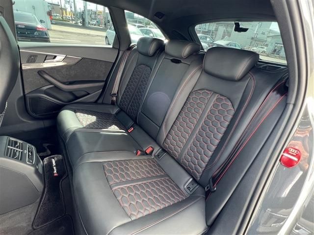 Audi RS4 2019-09 3072-14