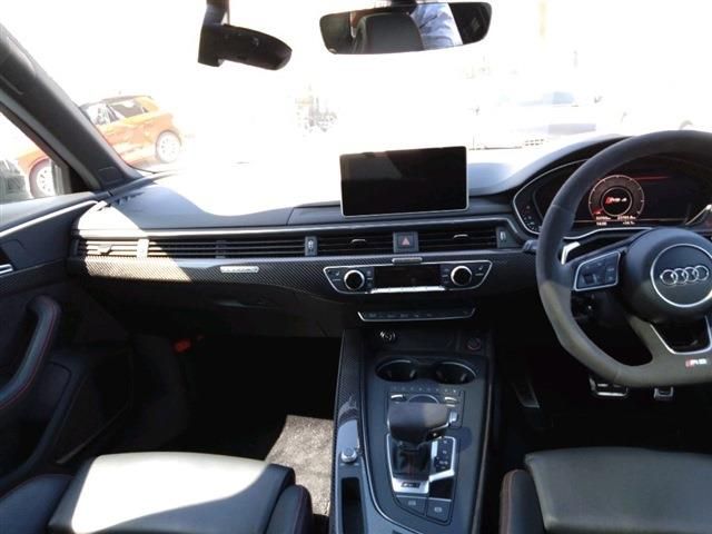 Audi RS4 2019-09 3072-8
