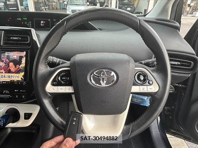 Toyota PRIUS 2017-04 366626-4