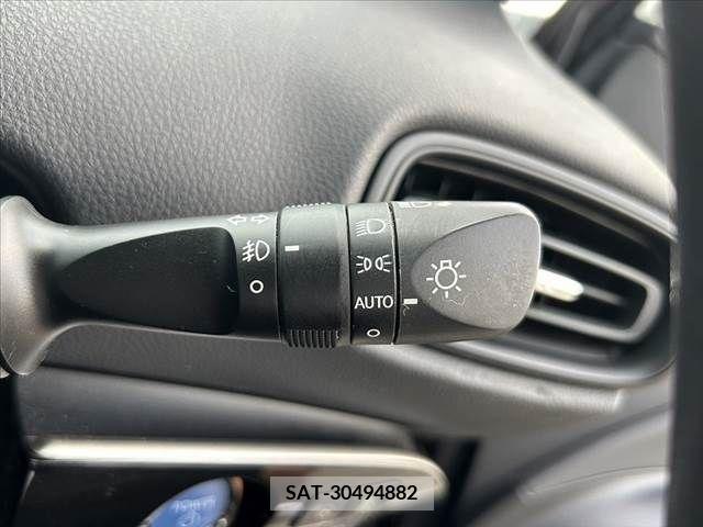 Toyota PRIUS 2017-04 366626-28