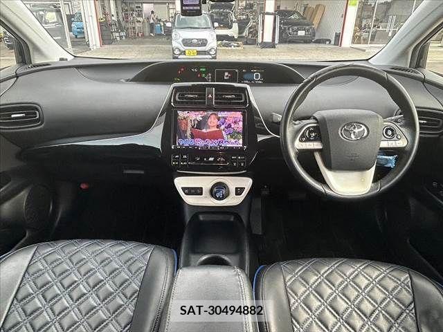 Toyota PRIUS 2017-04 366626-1