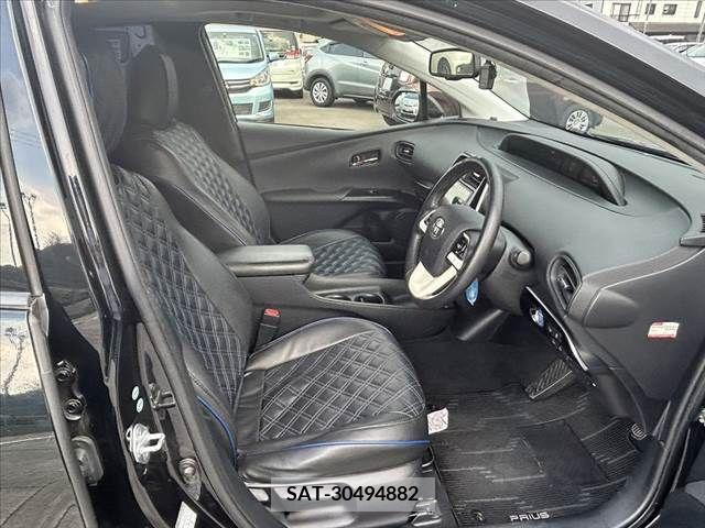 Toyota PRIUS 2017-04 366626-15