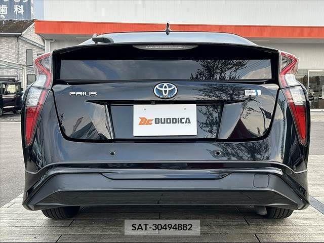 Toyota PRIUS 2017-04 366626-13
