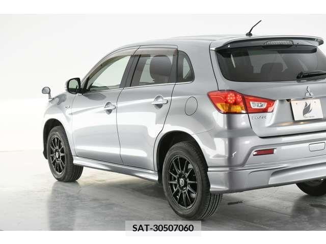 Mitsubishi RVR 2012-03 388552-7