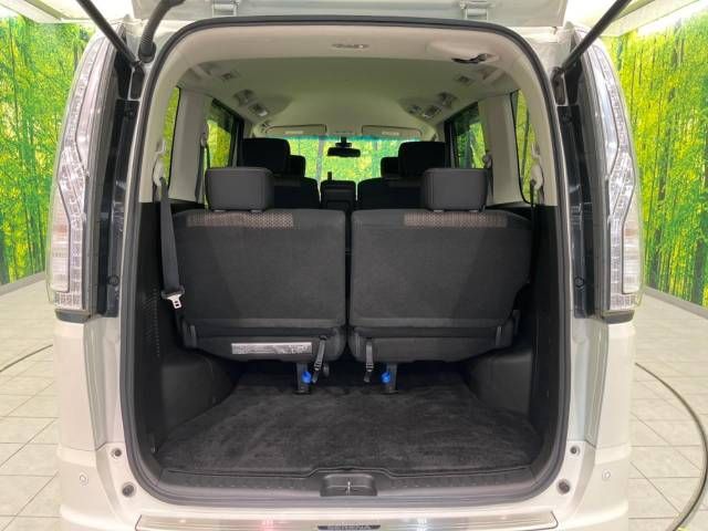 Nissan SERENA 2014-11 192454-11