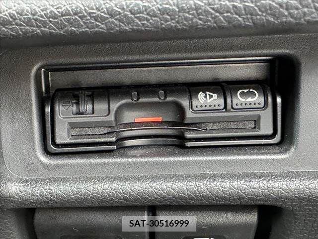 Nissan X-TRAIL 2014-03 381408-6