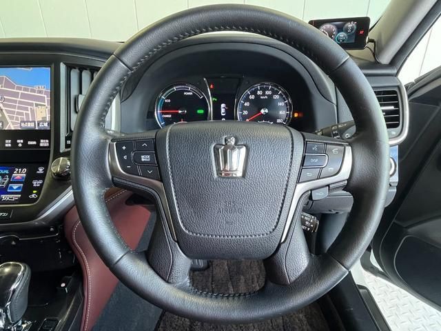 Toyota CROWN SEDAN 2015-12 184683-11