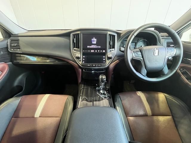 Toyota CROWN SEDAN 2015-12 184683-5