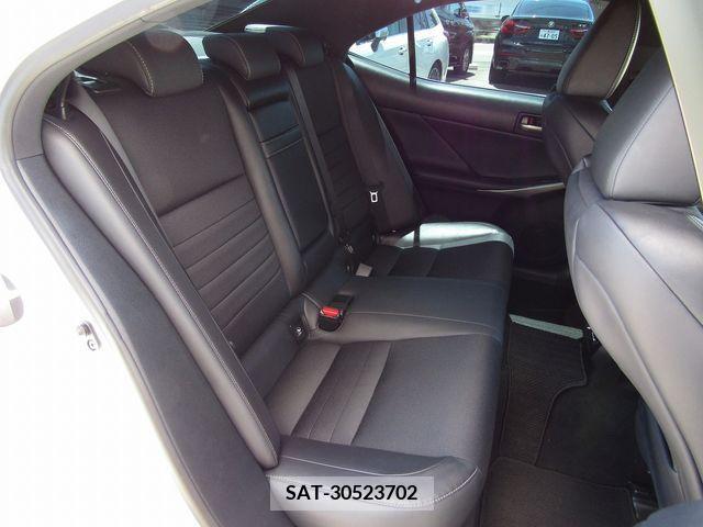 Lexus IS 2017-01 275509-10