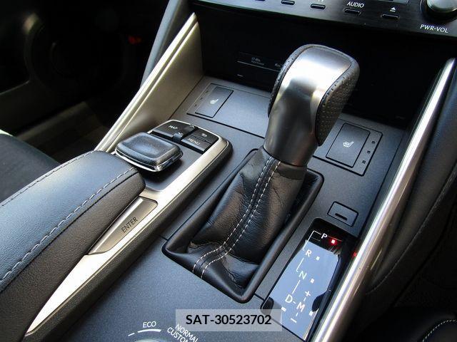 Lexus IS 2017-01 275509-18
