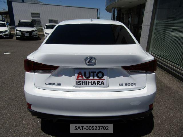 Lexus IS 2017-01 275509-5