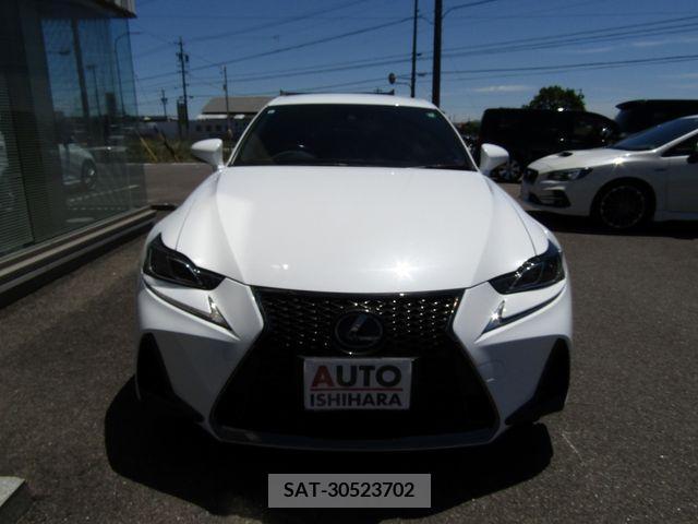 Lexus IS 2017-01 275509-3