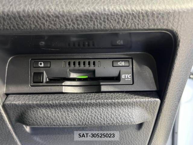 Toyota NOAH 2019-09 392815-7