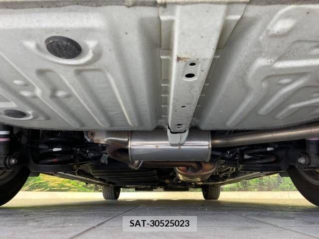Toyota NOAH 2019-09 392815-19