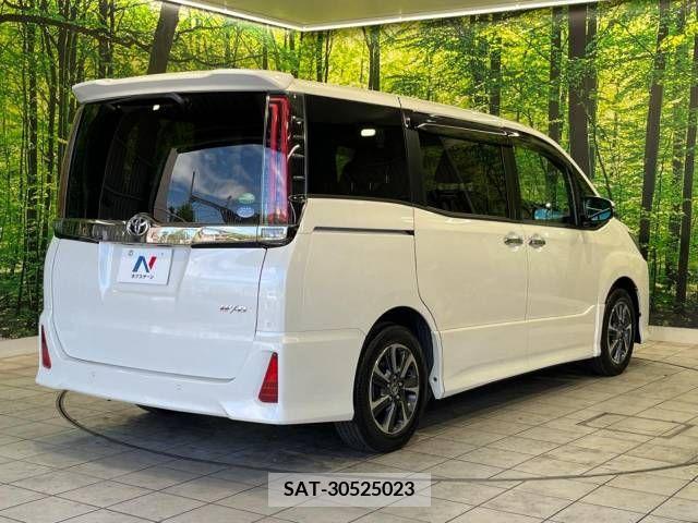 Toyota NOAH 2019-09 392815-17