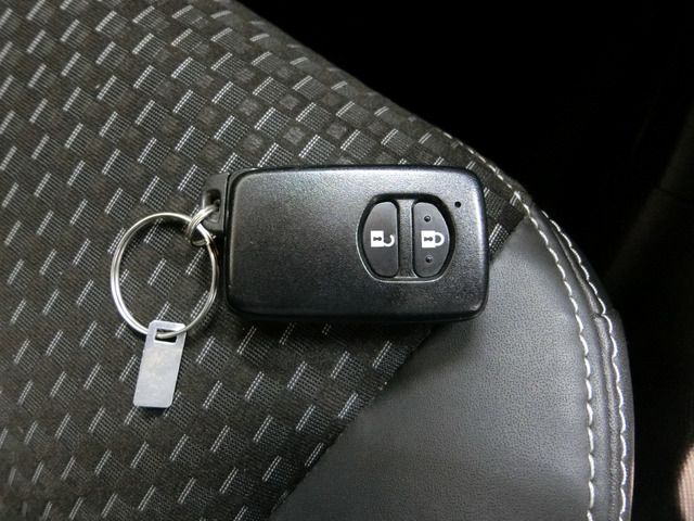 Toyota AQUA 2016-08 8008-16