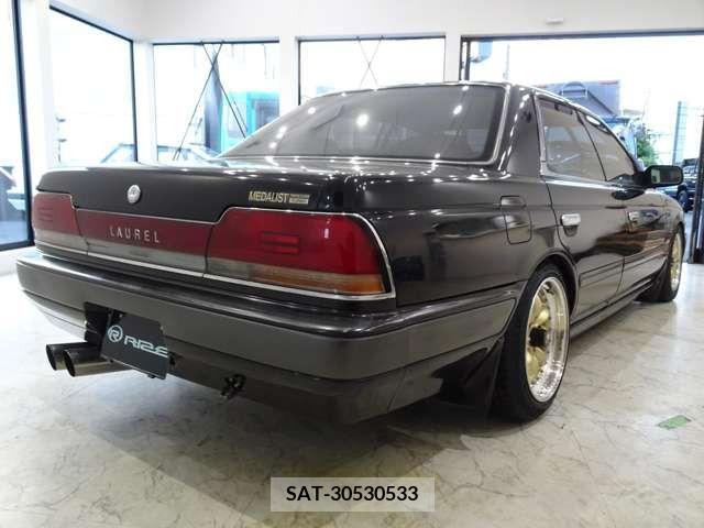 Nissan LAUREL 1991-03 331299-5
