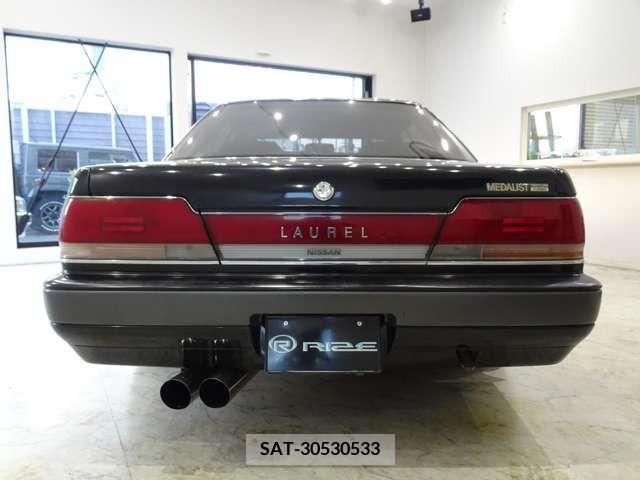 Nissan LAUREL 1991-03 331299-2