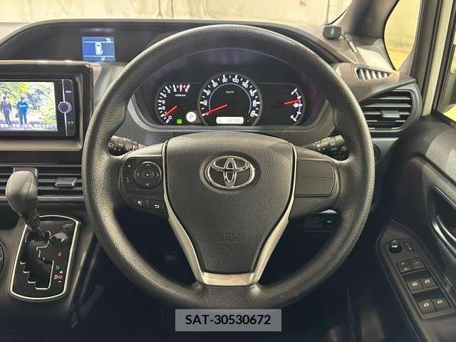 Toyota VOXY 2014-02 289228-13