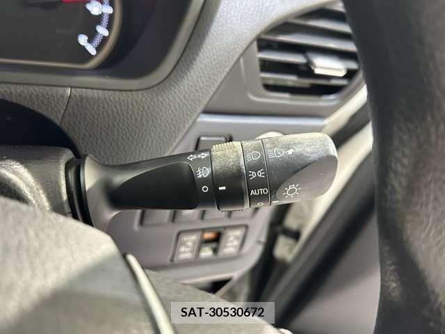 Toyota VOXY 2014-02 289228-15