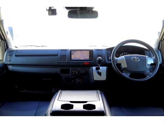 Toyota REGIUSACE VAN 2018-01 13962-1
