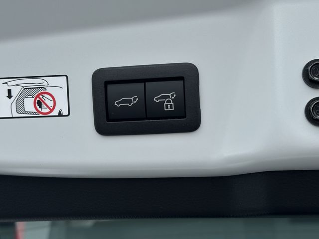 Toyota PRIUS 2023-06 6700-4