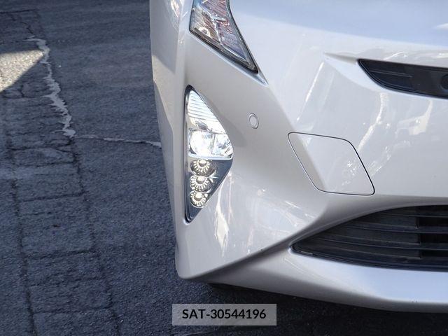 Toyota PRIUS 2017-07 209955-11