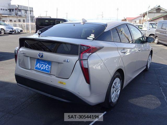 Toyota PRIUS 2017-07 209955-3