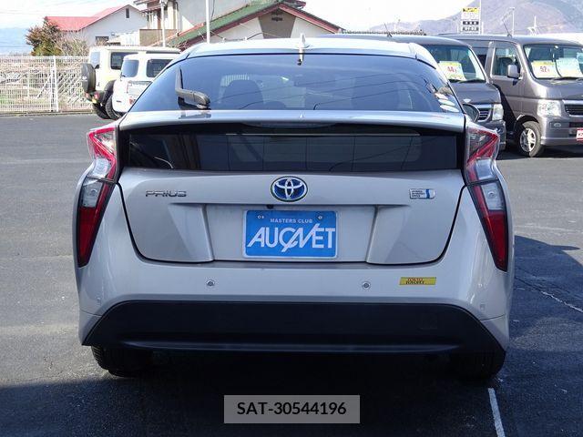 Toyota PRIUS 2017-07 209955-4