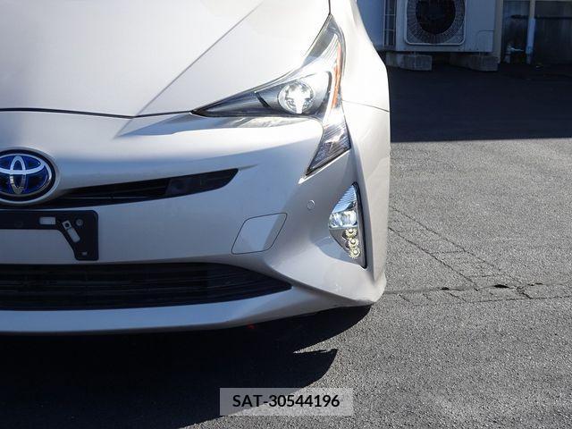 Toyota PRIUS 2017-07 209955-8