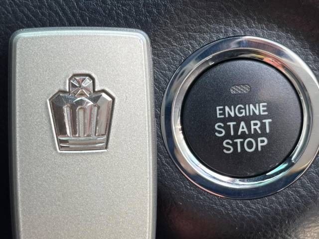 Toyota CROWN SEDAN 2006-06 196756-6
