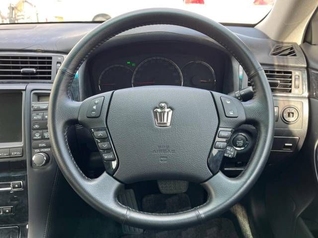 Toyota CROWN SEDAN 2006-06 196756-8