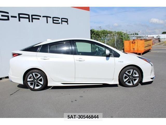 Toyota PRIUS 2016-07 298207-6