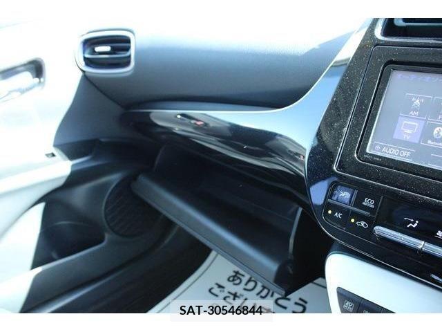 Toyota PRIUS 2016-07 298207-14