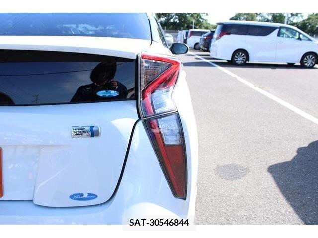 Toyota PRIUS 2016-07 298207-10