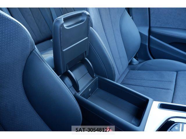 Audi A4 2023-09 292658-21