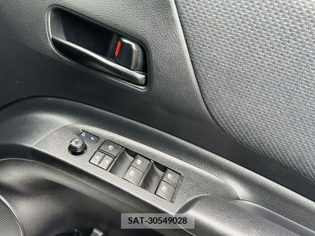 Toyota SIENTA 2015-10 298374-17
