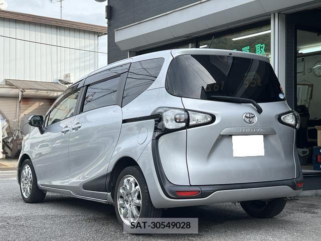 Toyota SIENTA 2015-10 298374-1
