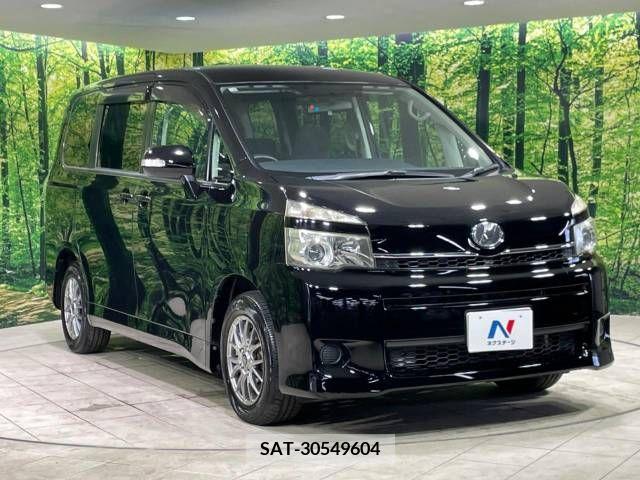 Toyota VOXY 2010-08 370323-17