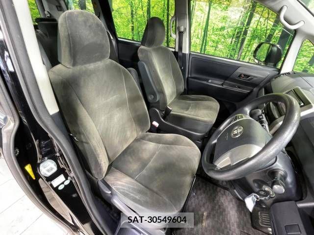 Toyota VOXY 2010-08 370323-8