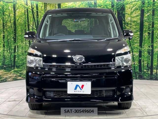 Toyota VOXY 2010-08 370323-15